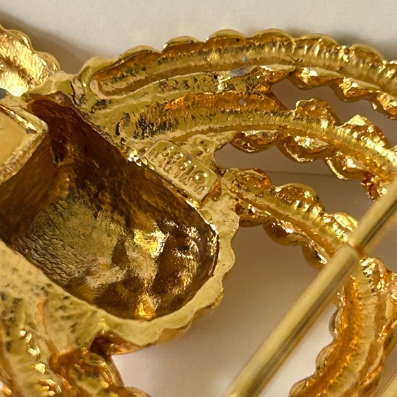 Vintage MiMi D N 1989 interlocking gold tone buckle 
Ribbon style - Picture 5 of 8